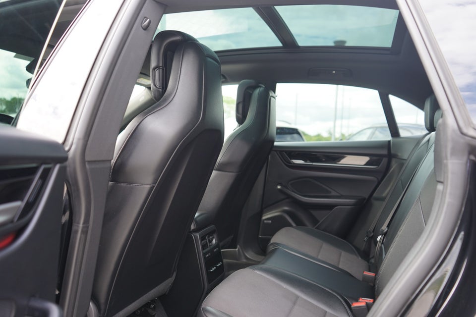 Porsche Macan 4 5d