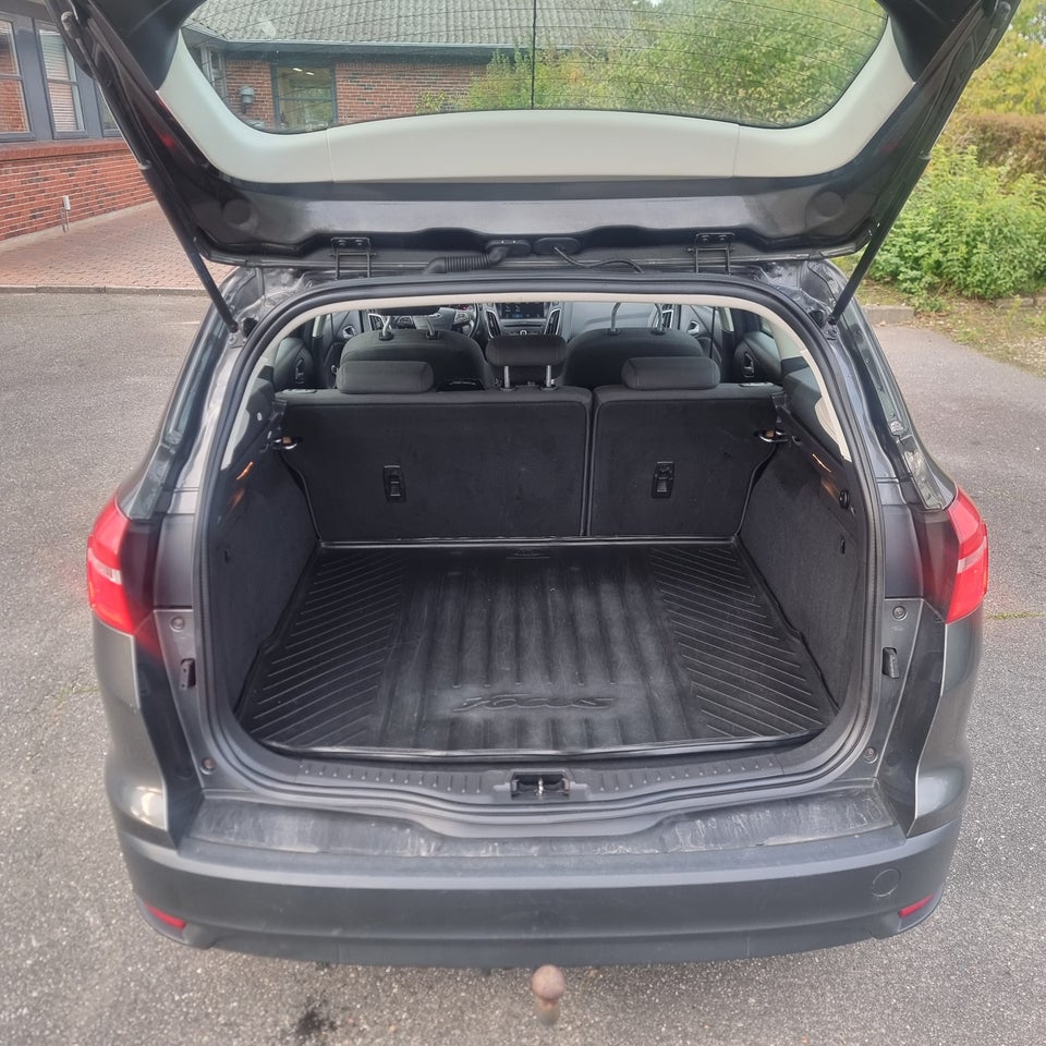 Ford Focus 1,0 SCTi 125 Titanium stc. 5d