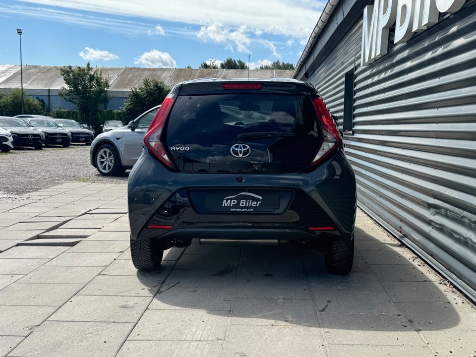 Toyota Aygo 1,0 VVT-i x-press x-shift 5d