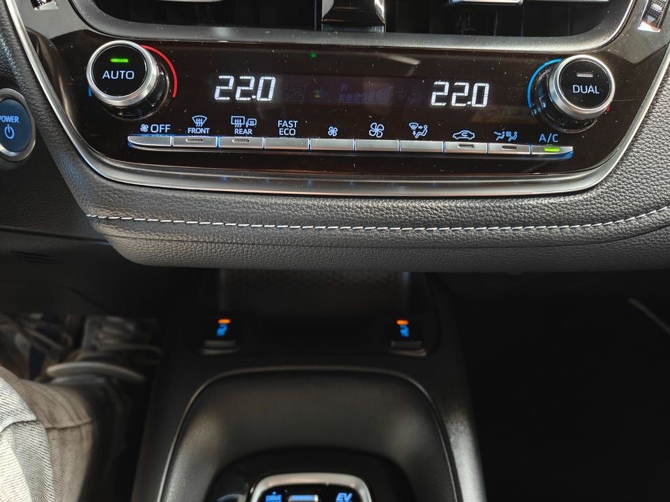 Toyota Corolla 1,8 Hybrid H3 Premium Touring Sports MDS 5d