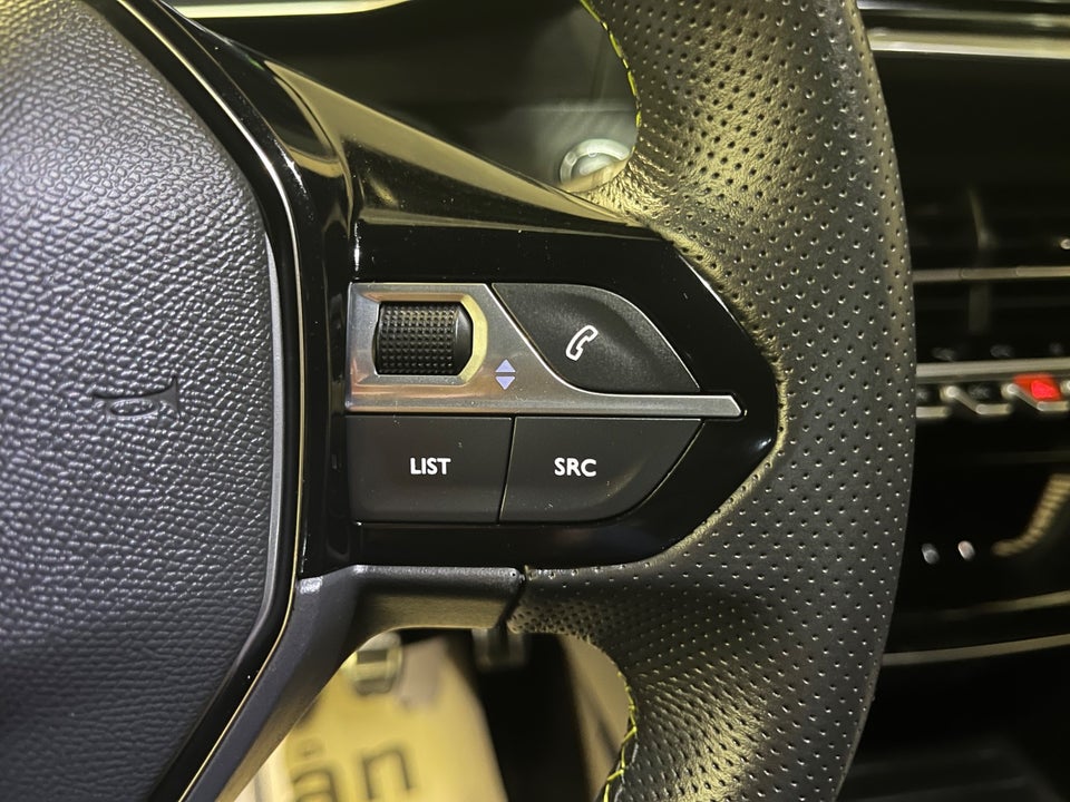 Peugeot 208 1,2 PureTech 100 GT 5d