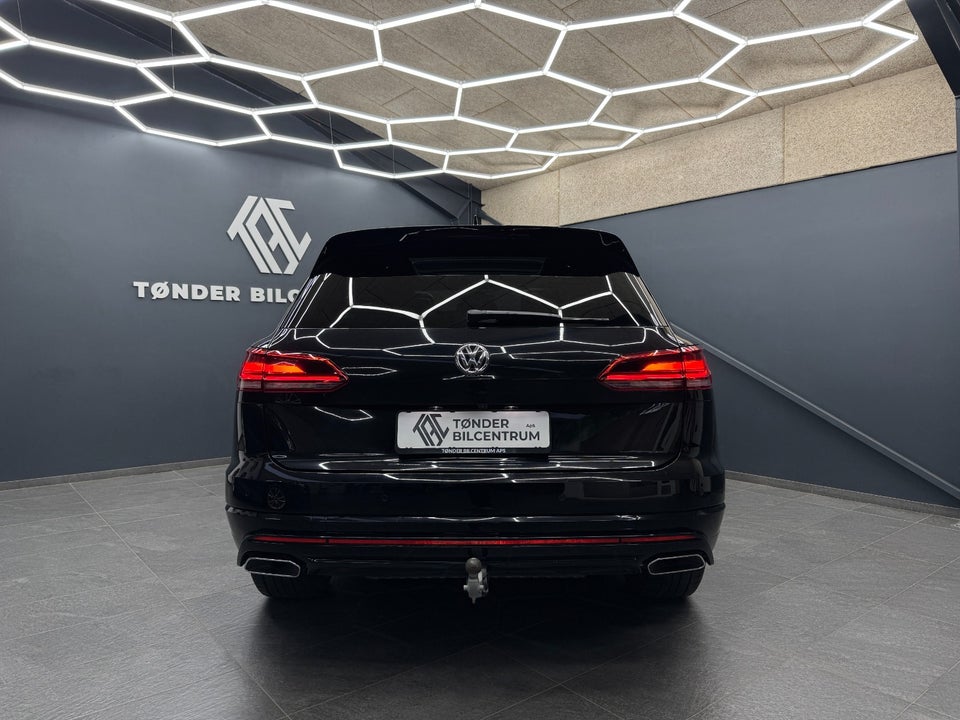 VW Touareg 3,0 TDi 286 R-line aut. 4Motion 5d