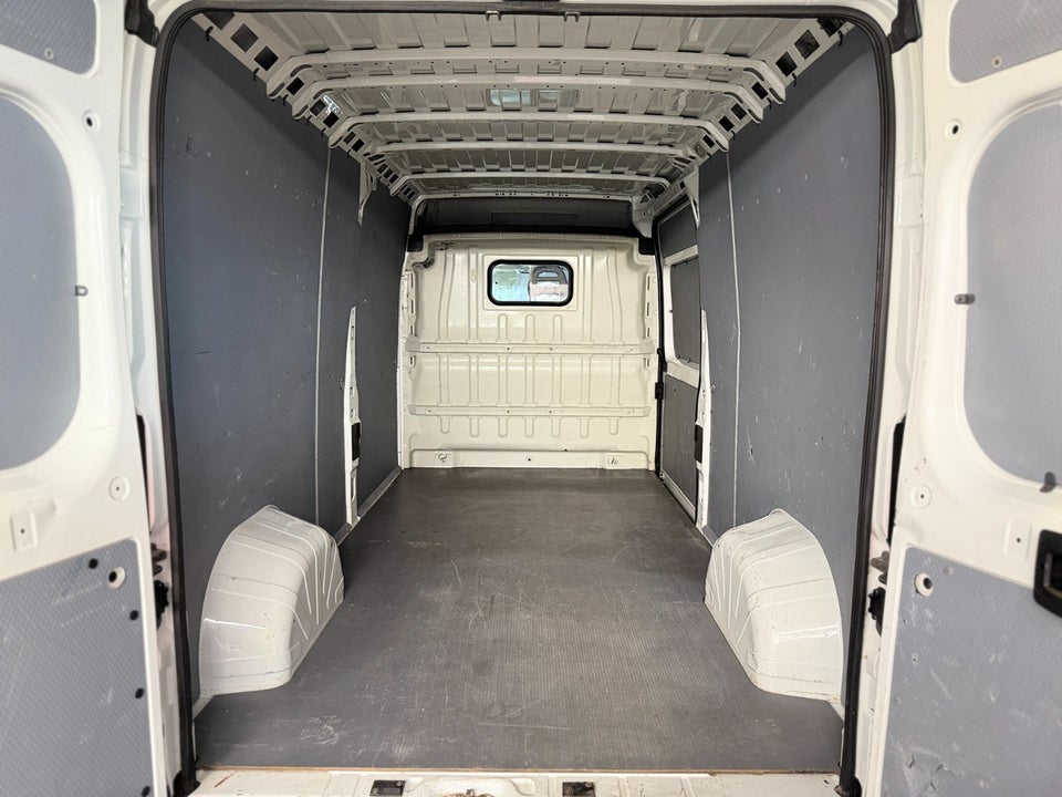 Peugeot Boxer 333 2,2 HDi 150 Kassevogn L3H2
