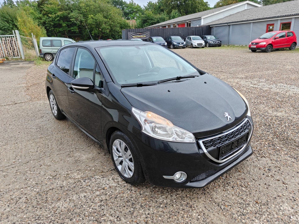 Peugeot 208 1,6 e-HDi 92 Active 5d
