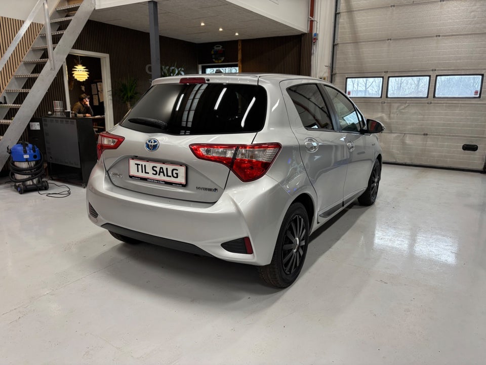 Toyota Yaris 1,5 Hybrid H3 Limited e-CVT 5d