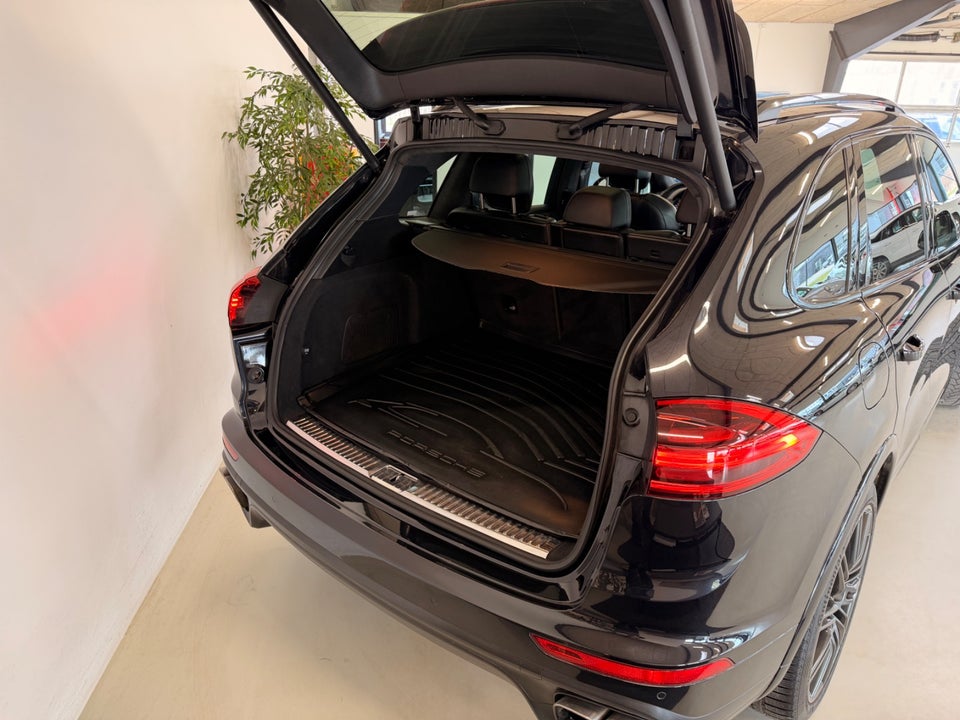 Porsche Cayenne Turbo 4,8 Tiptr. 5d
