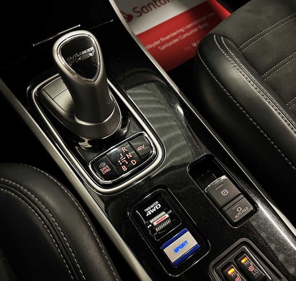 Mitsubishi Outlander 2,4 PHEV Intense CVT 4WD 5d