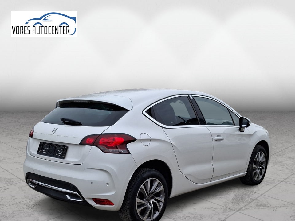 Citroën DS4 1,6 e-HDi 112 Style 5d