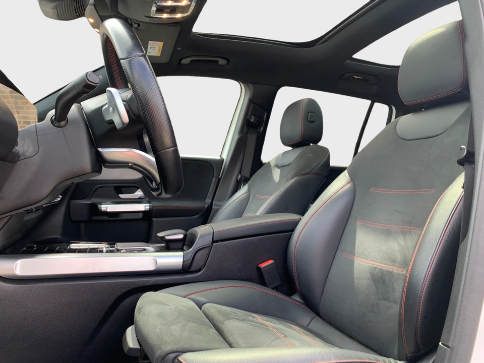 Mercedes EQB300 AMG Line 4Matic 5d