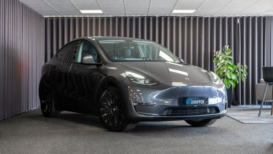 Tesla Model Y RWD 5d