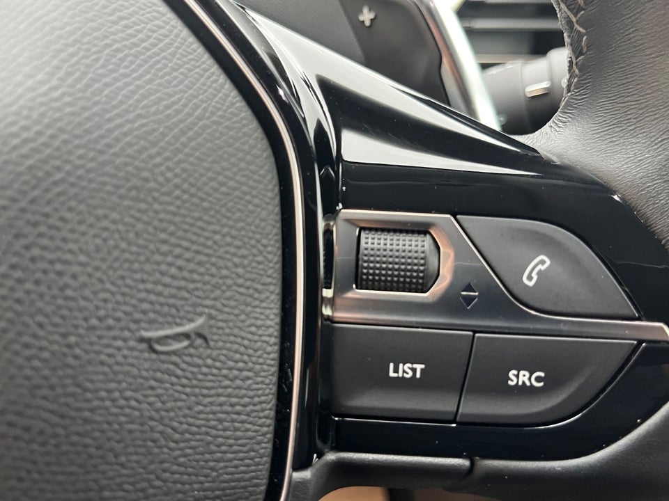 Peugeot 3008 1,6 Hybrid Allure Pack Limited EAT8 5d