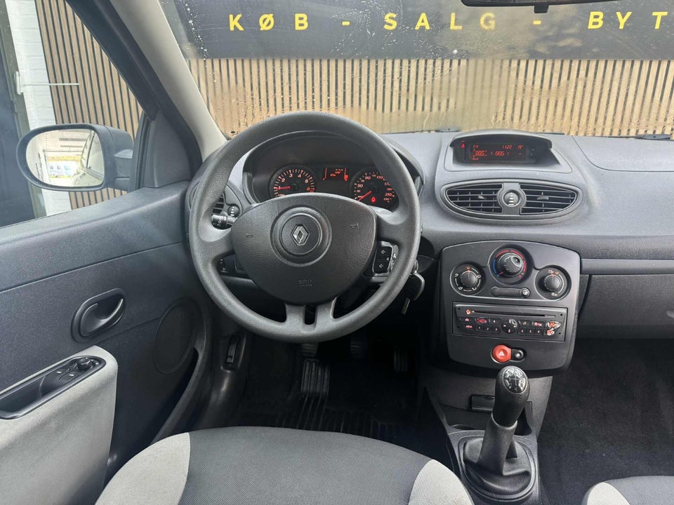 Renault Clio III 1,2 16V Authentique 3d