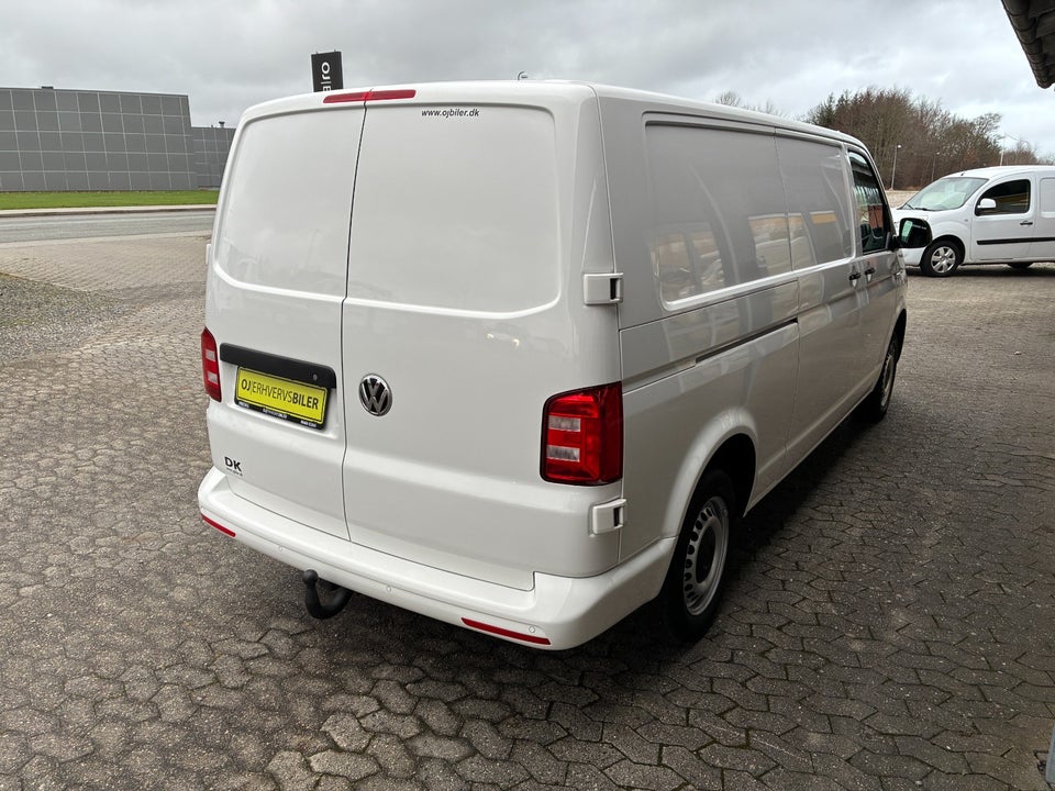 VW Transporter 2,0 TDi 102 Kassevogn lang