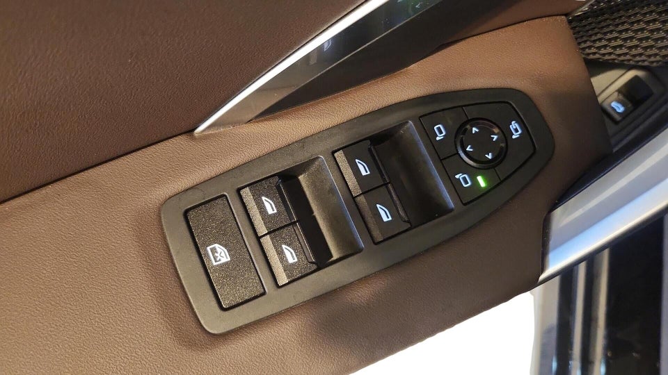 BMW iX1 xDrive30 X-Line 5d