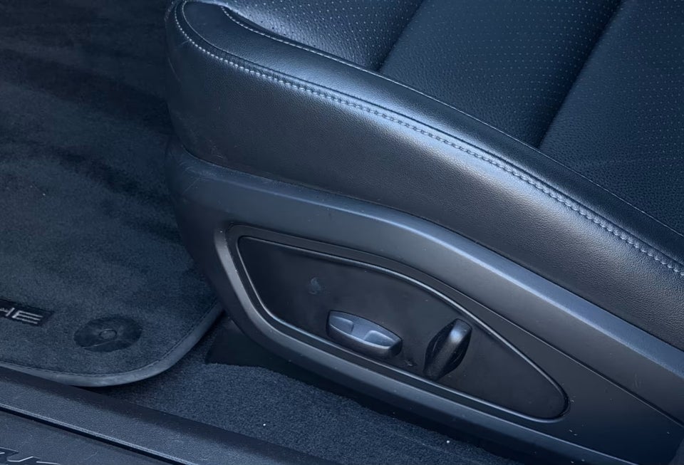 Porsche Taycan Performance+ 4d