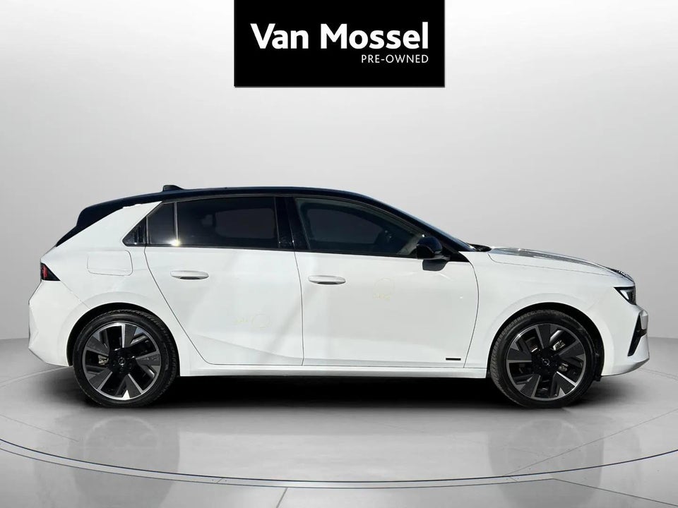 Opel Astra-e 54 Ultimate 5d