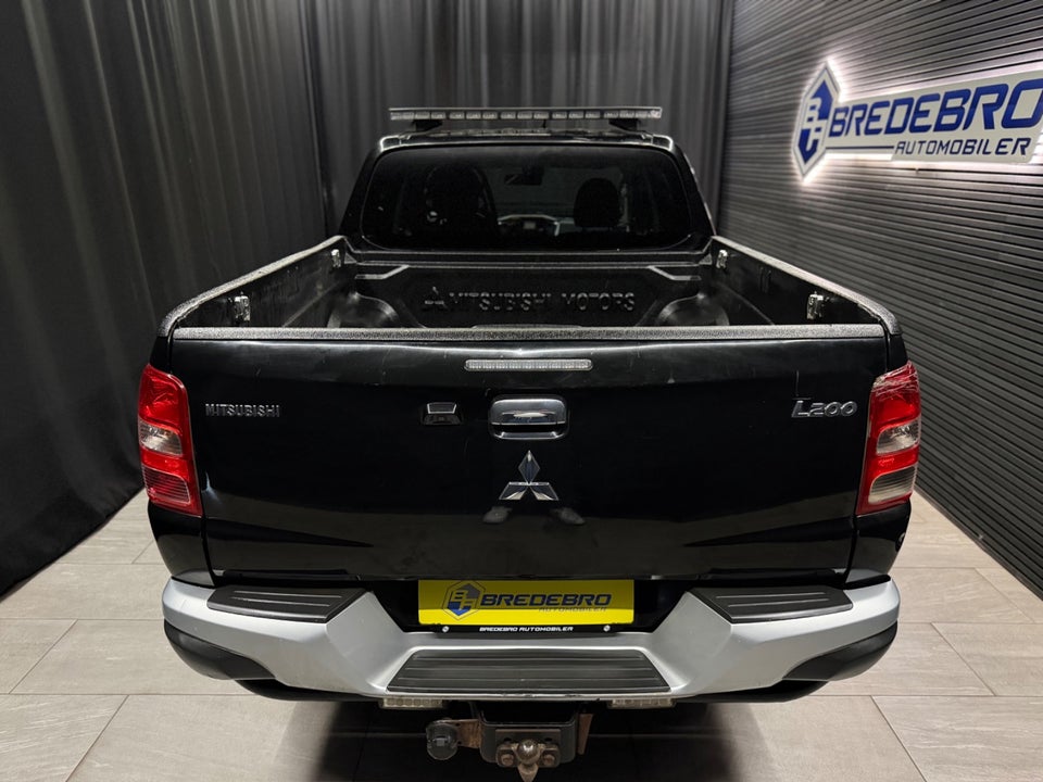 Mitsubishi L200 2,4 DI-D 181 Instyle Db.Kab aut. 4d