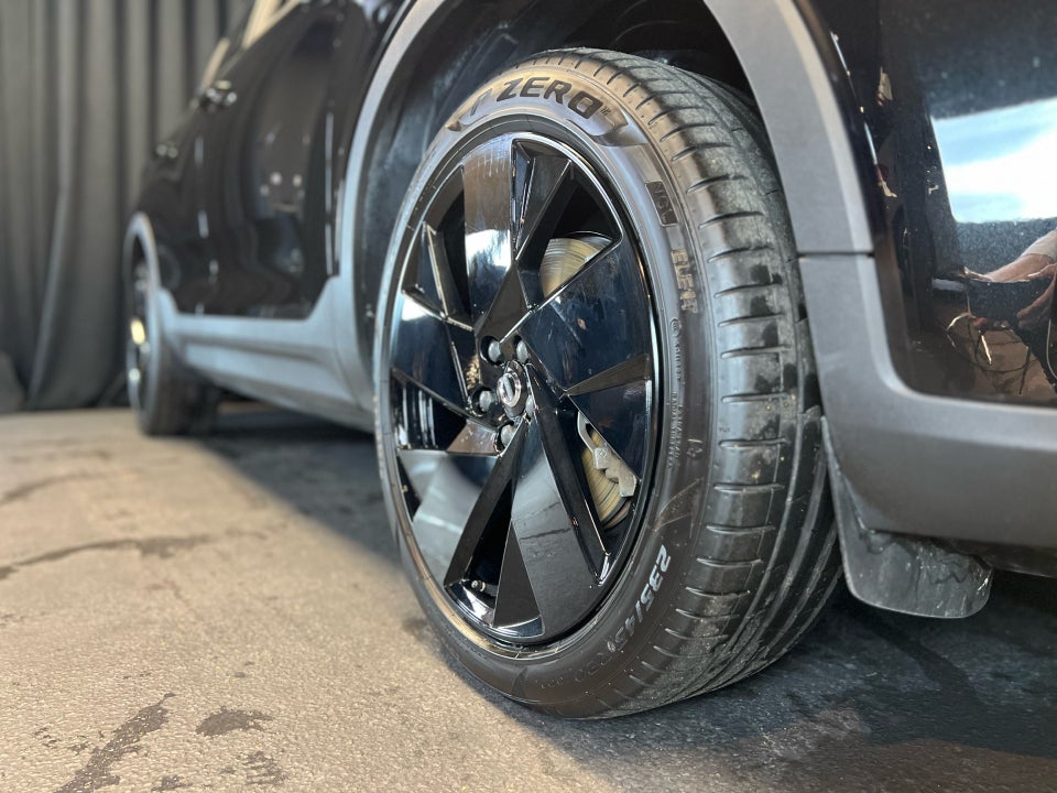 Volvo EC40 Extended Range Plus 5d