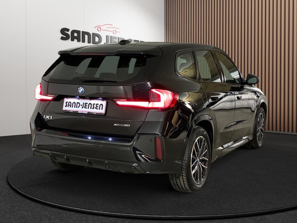 BMW iX1 xDrive30 M-Sport Premium 5d