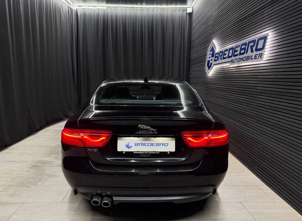 Jaguar XE 2,0 D180 R-Sport aut. 4d