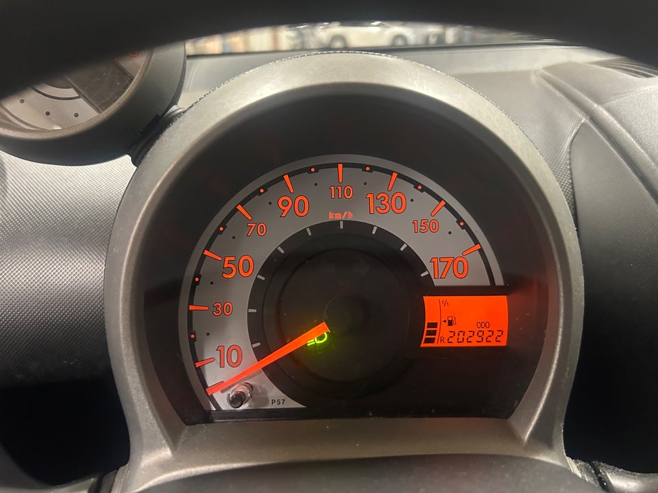 Peugeot 107 1,0 Champion Air 5d