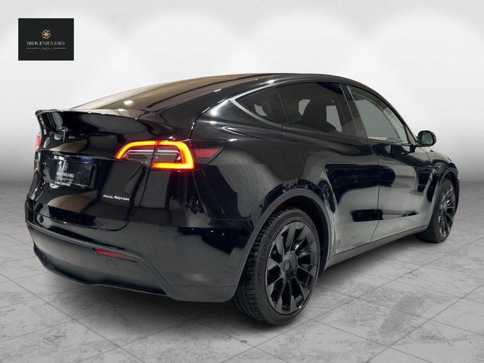 Tesla Model Y Long Range AWD 5d