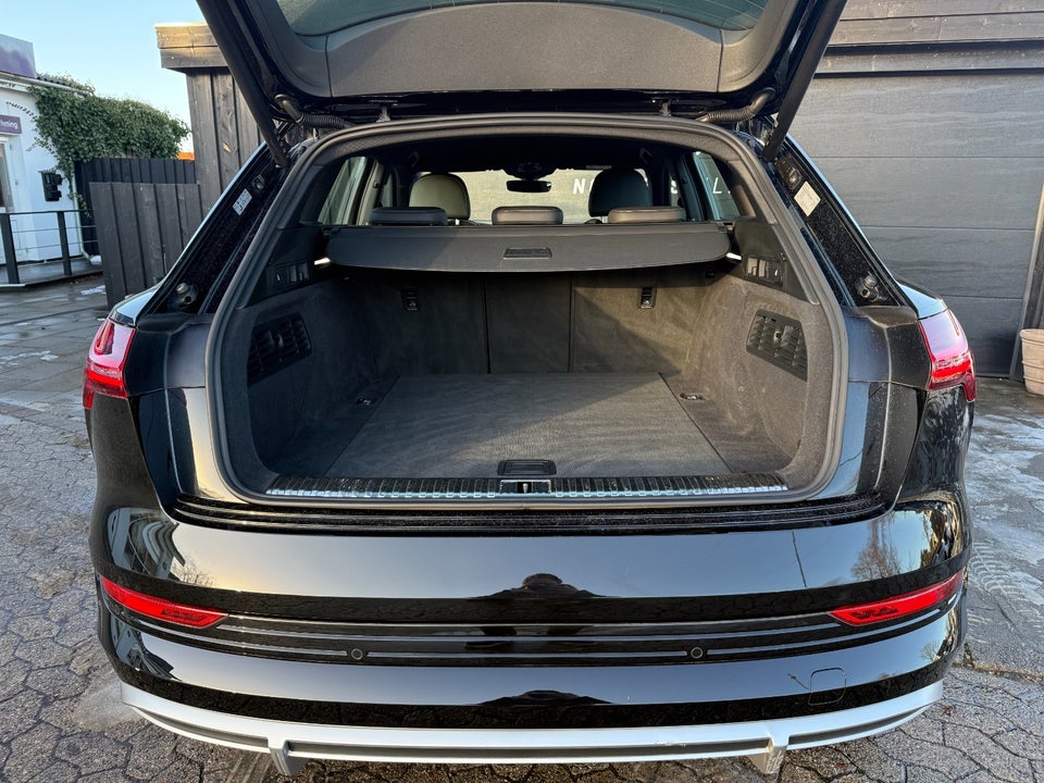 Audi e-tron 55 S-line quattro 5d