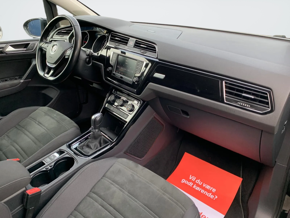 VW Touran 2,0 TDi 150 Comfortline DSG Van 5d