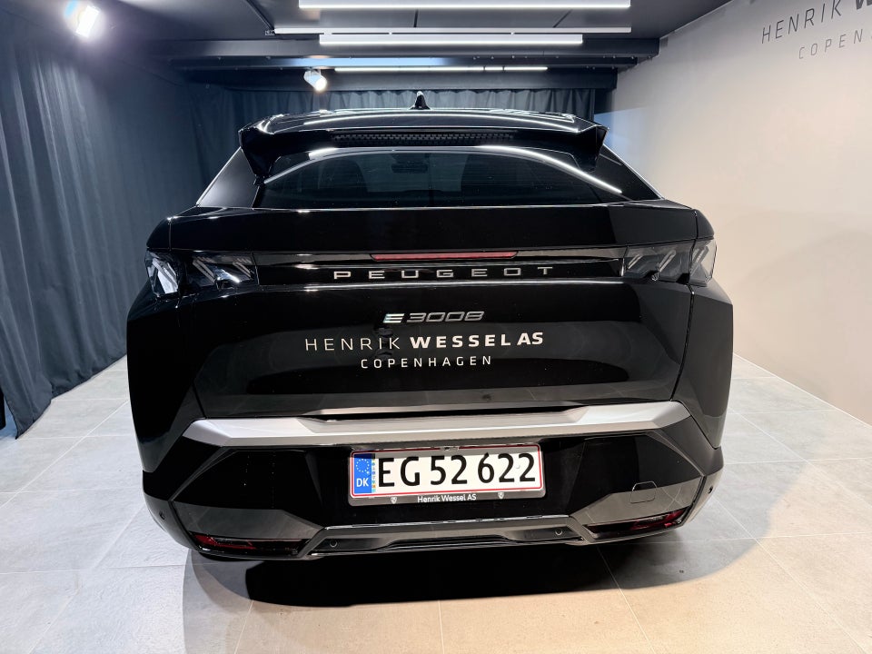 Peugeot e-3008 77 GT 5d