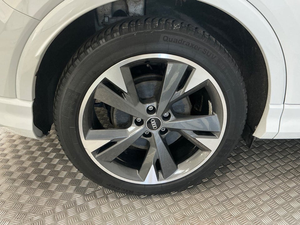 Audi Q4 e-tron 45 S-line quattro 5d