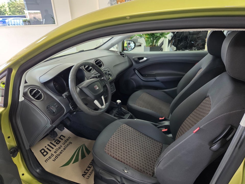 Seat Ibiza 1,4 16V Reference SC 3d