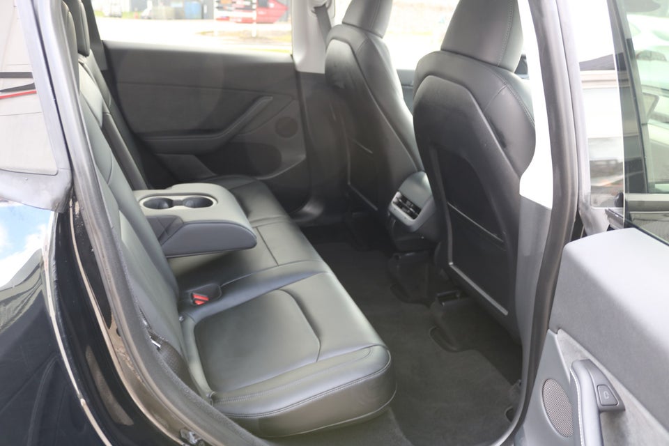 Tesla Model Y Long Range AWD 5d