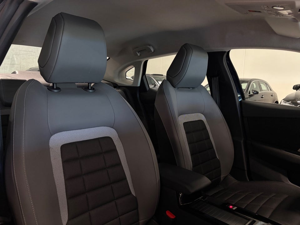 Citroën ë-C4 X 54 Plus 4d