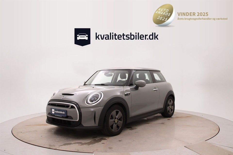 MINI Cooper SE Essential 3d