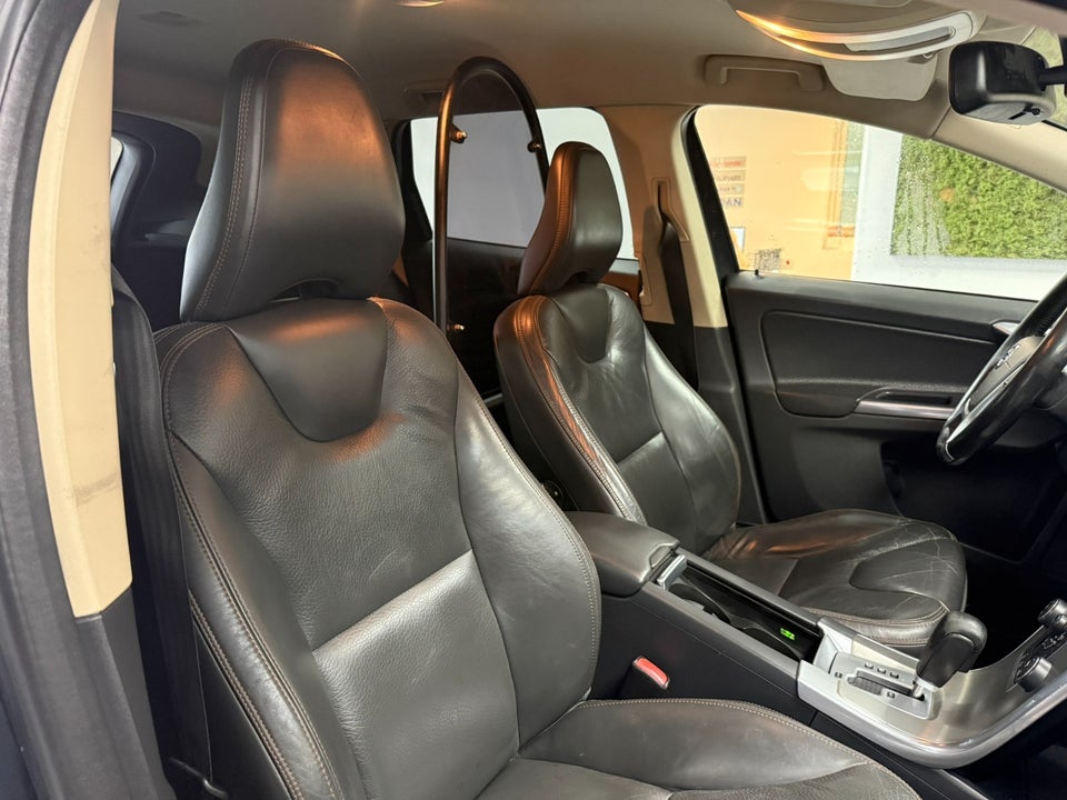 Volvo XC60 2,0 D3 136 Kinetic aut. Van 5d