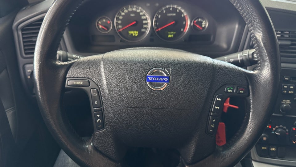 Volvo V70 2,5 T Kinetic 5d
