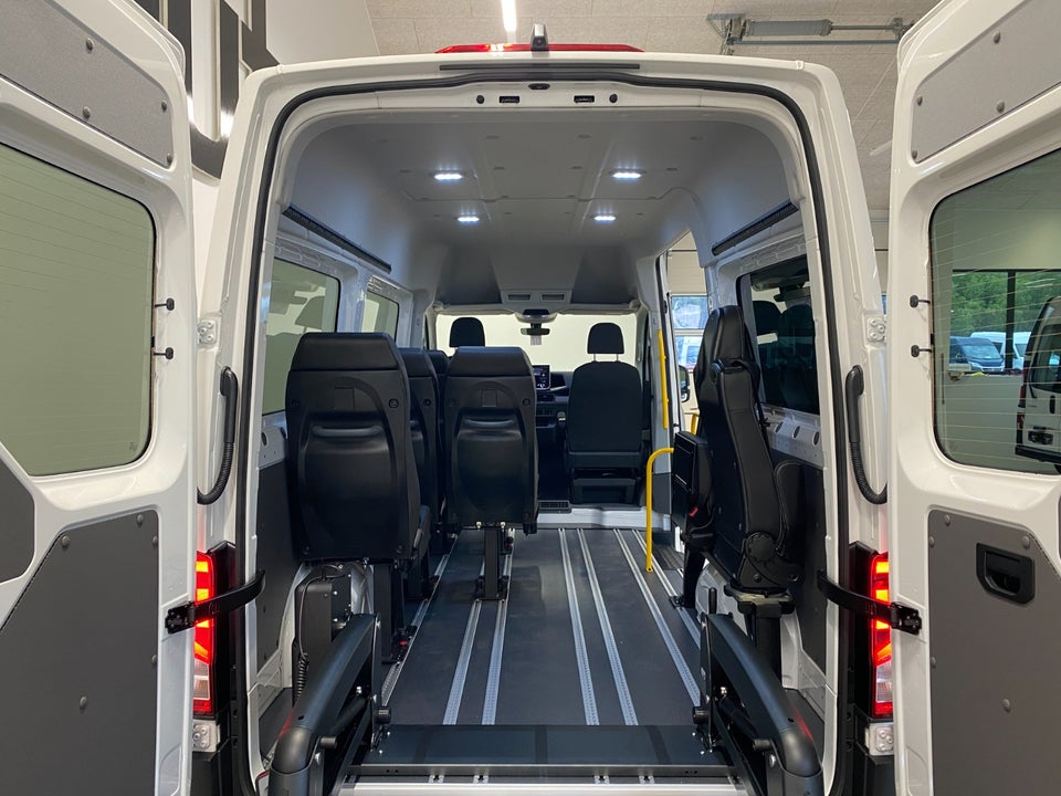 MAN TGE 2,0 3.140 Kombi L3H2 aut. FWD