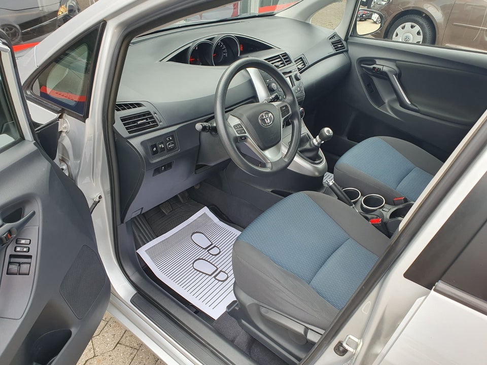 Toyota Verso 1,6 VVT-i T1 5d