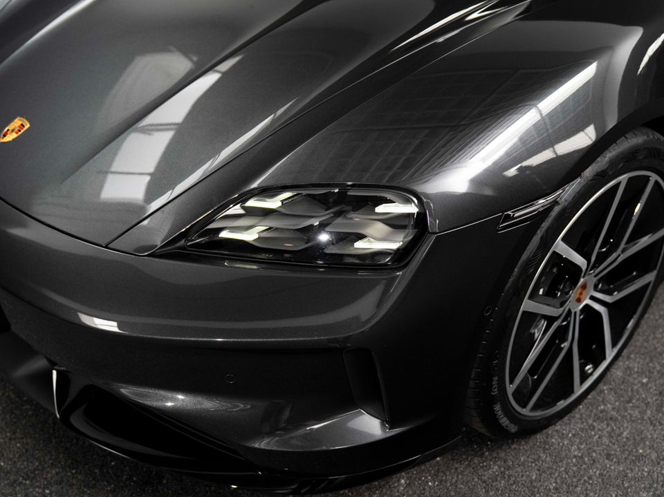 Porsche Taycan Performance+ Black Edition 4d
