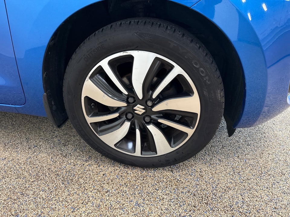 Suzuki Swift 1,2 Dualjet Exclusive CVT 5d