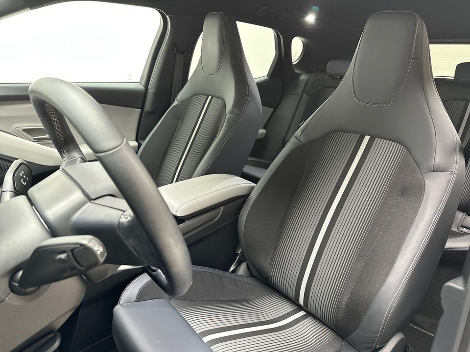 Ford Capri 82 Select Extended Range 5d