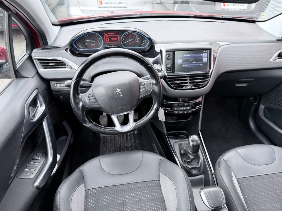 Peugeot 2008 1,6 BlueHDi 100 Allure Sky 5d