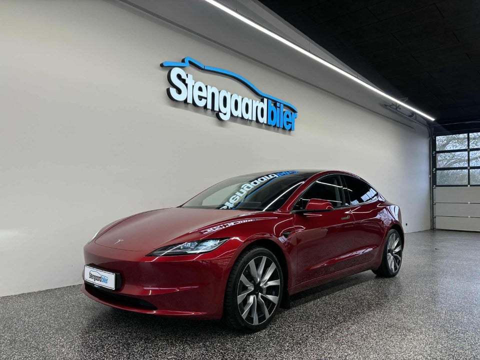 Tesla Model 3 Long Range AWD 4d