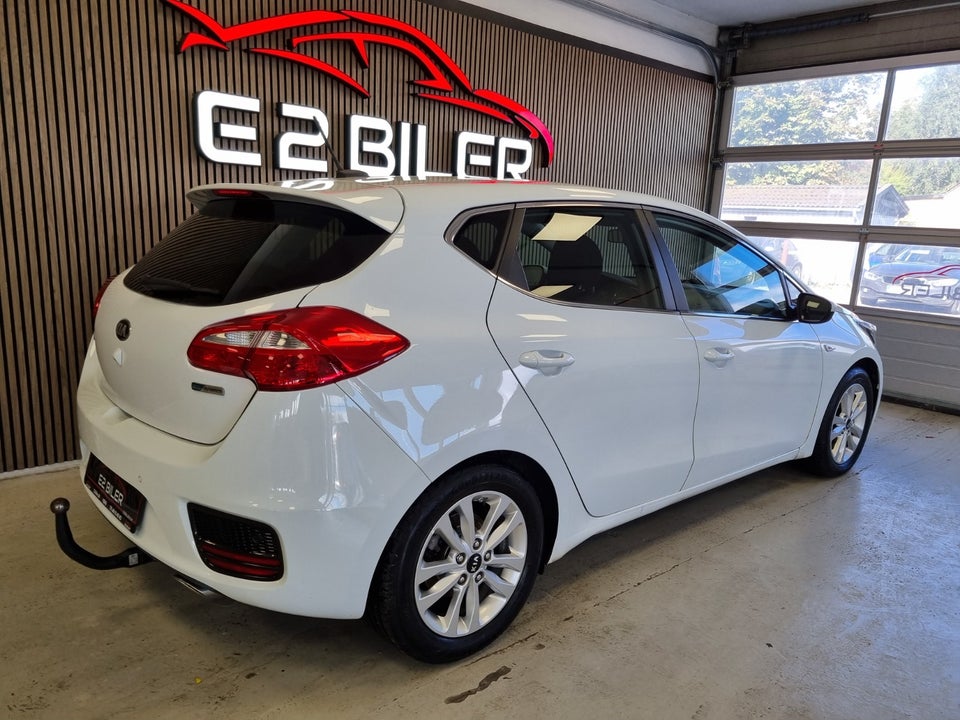 Kia Ceed 1,6 CRDi 136 Attraction 5d