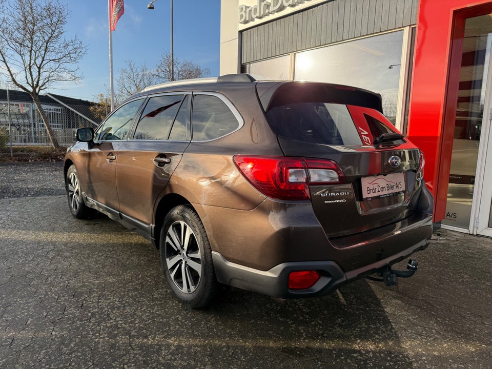 Subaru Outback 2,5 Summit CVT 5d