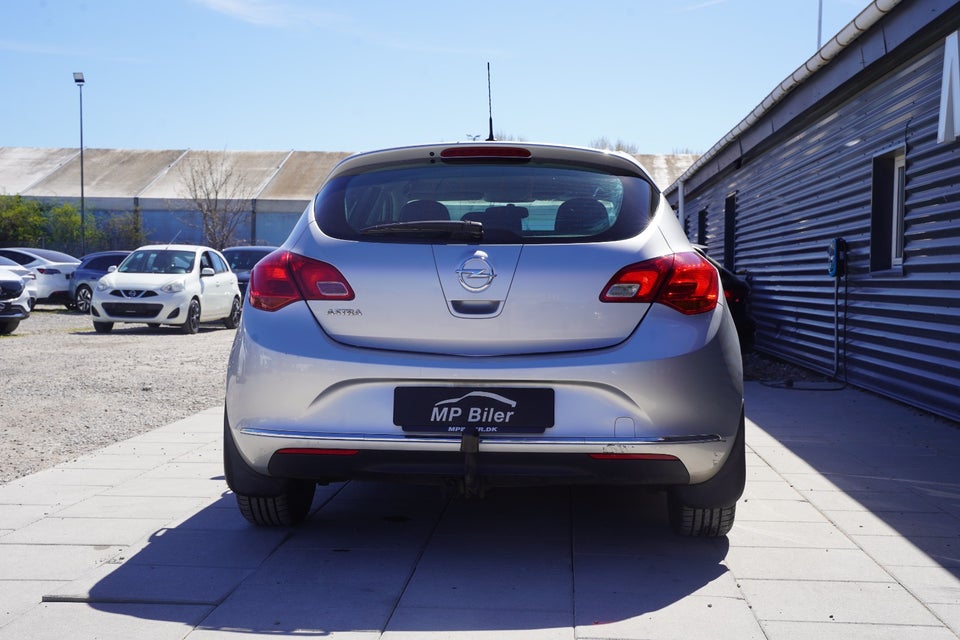 Opel Astra 1,4 100 Enjoy 5d