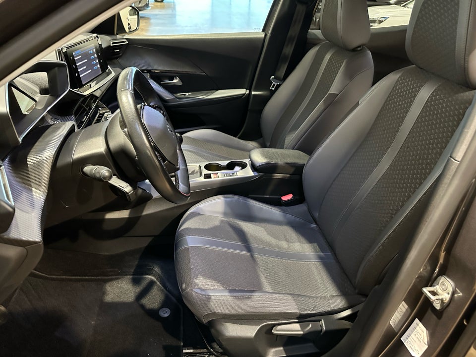 Peugeot 2008 1,2 PureTech 130 Allure Pack 5d