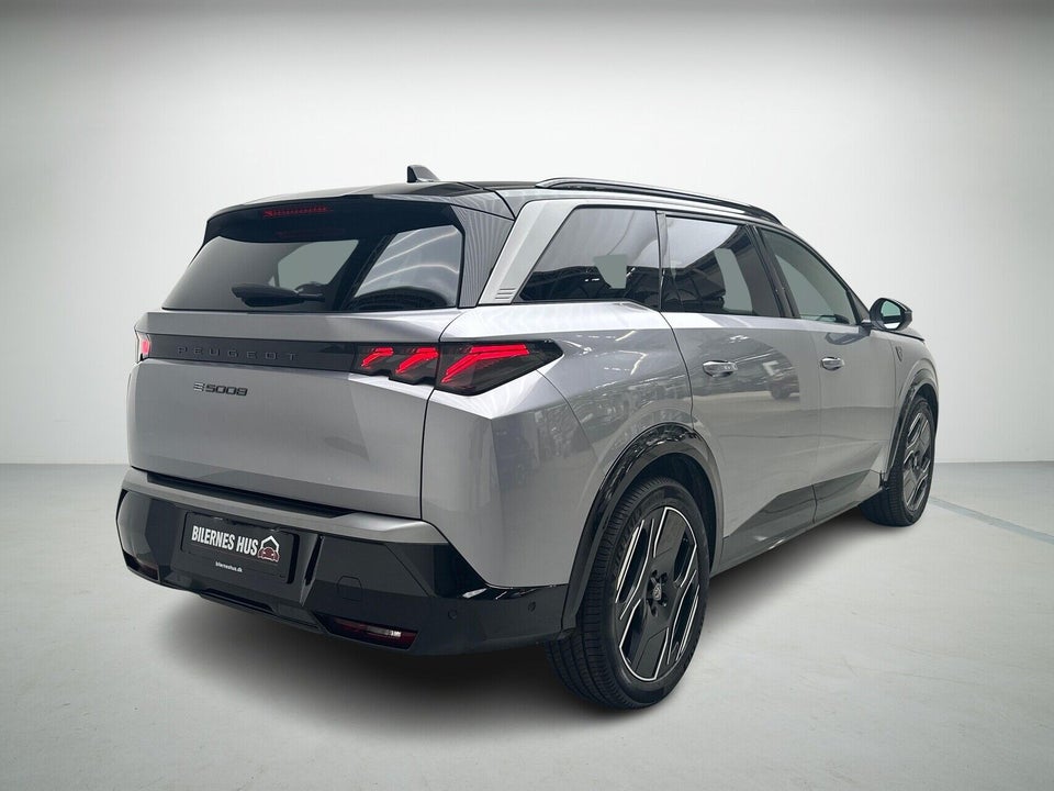 Peugeot e-5008 77 GT Pack AWD 7prs 5d