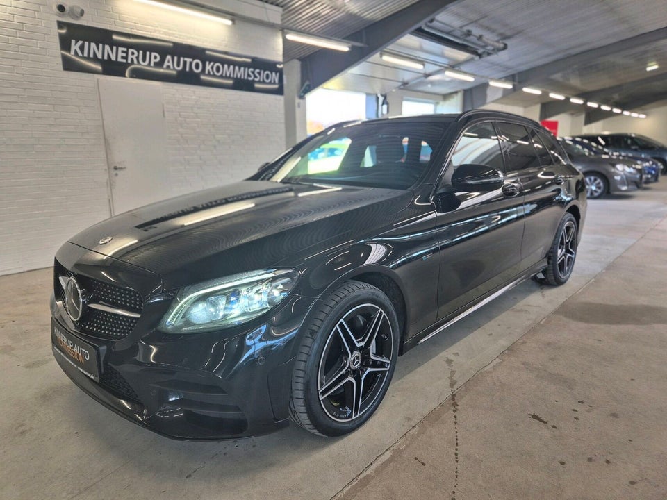 Mercedes C300 de 2,0 AMG Line stc. aut. 5d