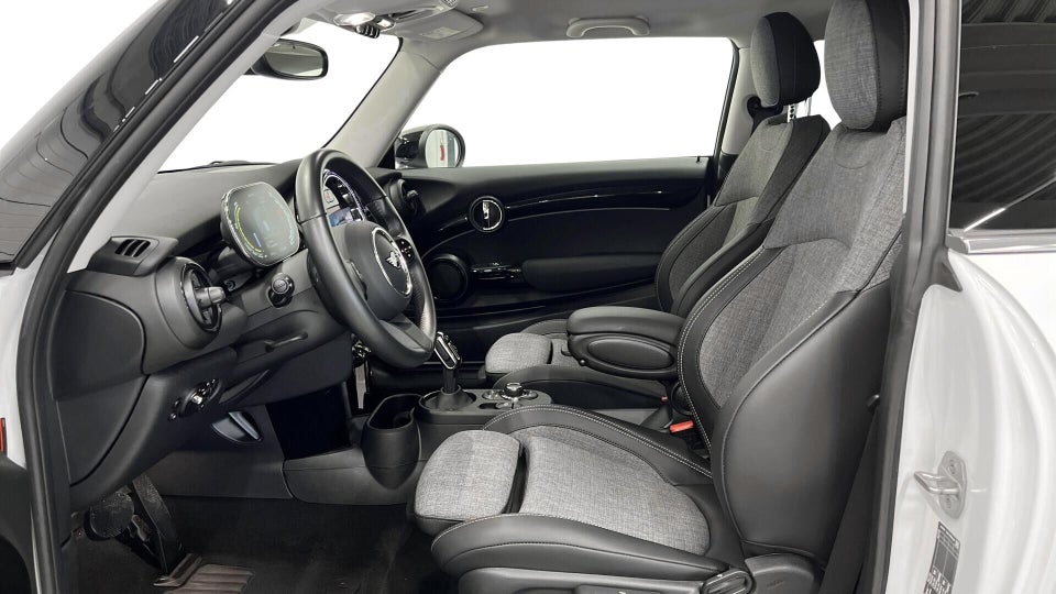 MINI Cooper SE Classic Trim 3d